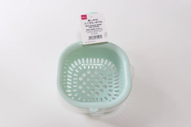ダイソーの取っ手付　ミニザル・ボウル　パッケージ