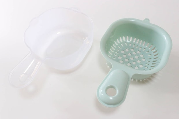 ダイソーの取っ手付　ミニザル・ボウル