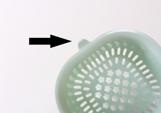 100均で何気なく買ったザル「なんだこの邪魔な突起…」と思ったらそういうこと？！