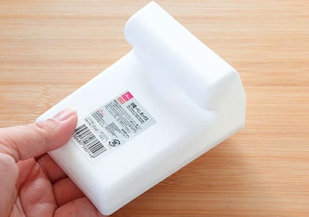 ダイソー　印鑑・ペンボックス（白、8.4cm×11cm×6.2cm）