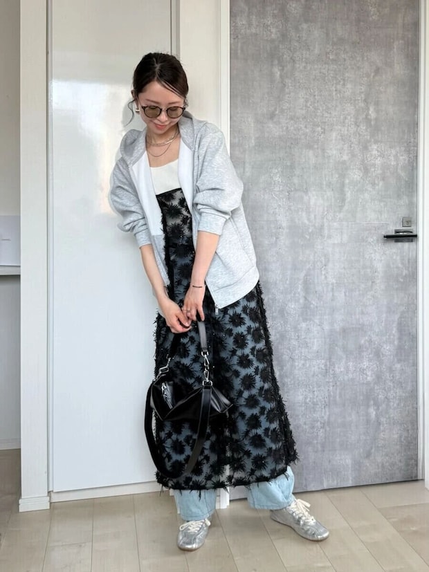 2026gu春アウター大人女性おすすめパフスウェットフルジップパーカお手本コーデ