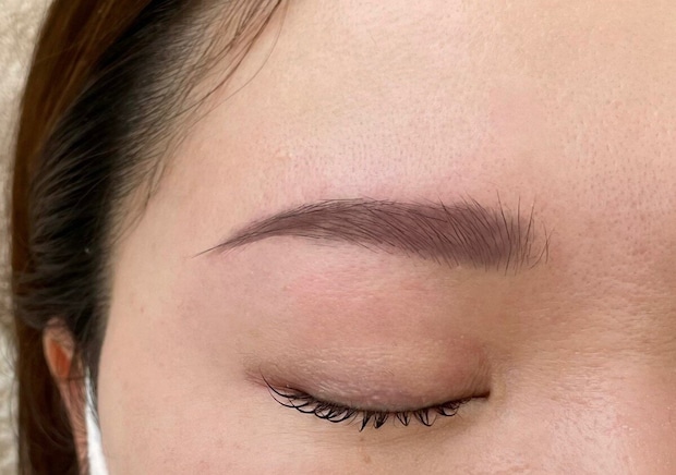 濃すぎベタ塗り眉 
