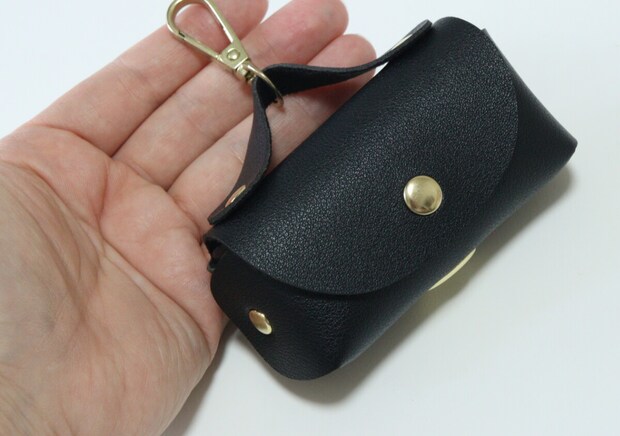 ついに100均にも登場！「見た目がイマイチって思ってた…」日常でおしゃれに使えるホルダー