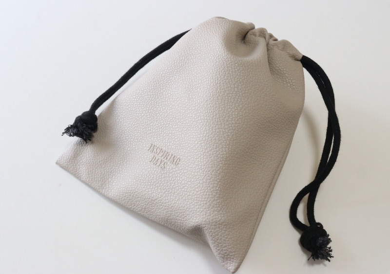 100均でついに理想形を発見！「大人が本気で使える！」100円とは思えない高見え巾着