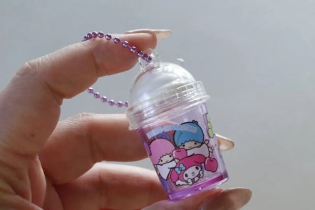 ダイソー　フラッペキーホルダー ベリー