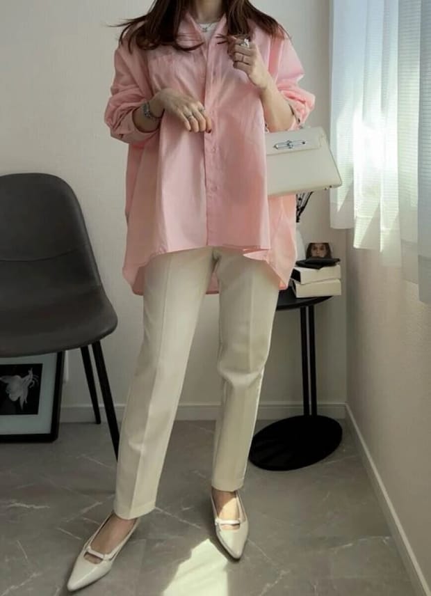 2026春大人女性おすすめピンクシャツきれいめコーデ