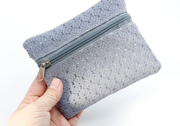 「もうバッグを漁らずに済む！」サッと取り出せる100均お助けアイテム