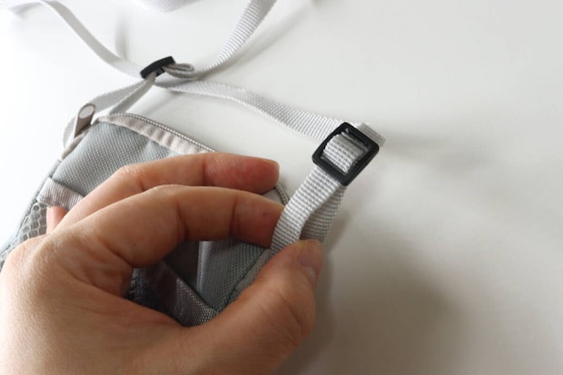 メッシュポケット付パスポートケース スモーキーカラー　長さ調整