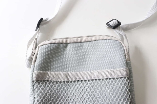 メッシュポケット付パスポートケース スモーキーカラー　色