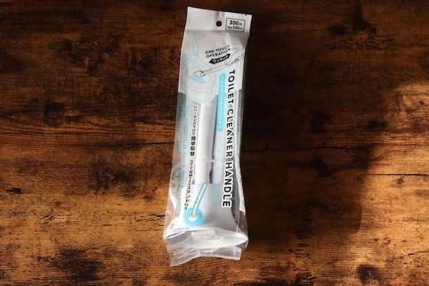 ダイソーのトイレクリーナーハンドルのパッケージ