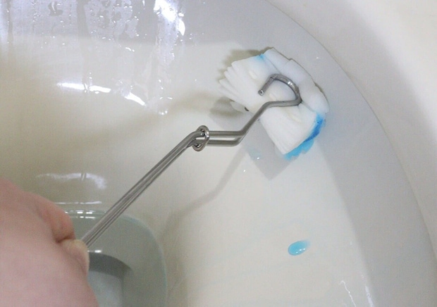 ダイソーの流せるトイレブラシはステンレス製