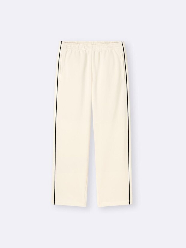 GUのトラックパンツ