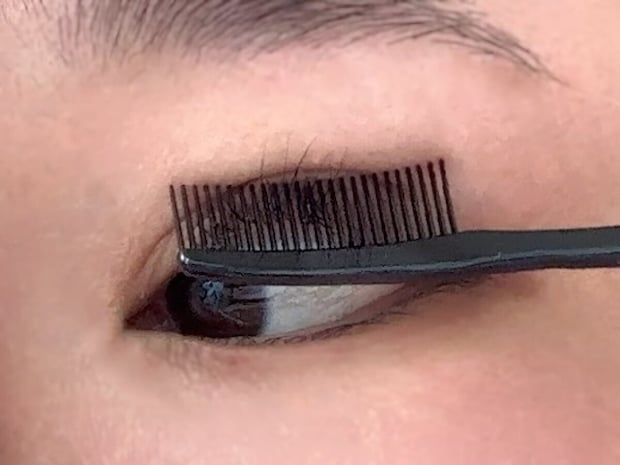 マスカラコーム（折りたたみ）　使用例