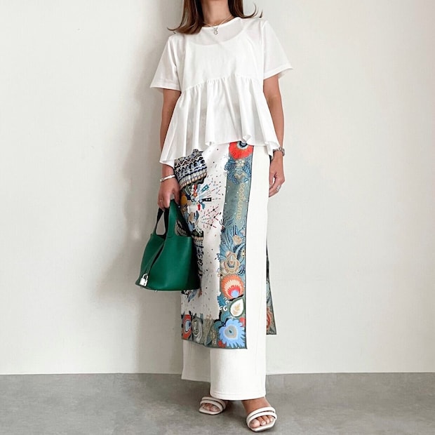 GU　布帛コンビネーションT　コーデ　スカート　スカーフ