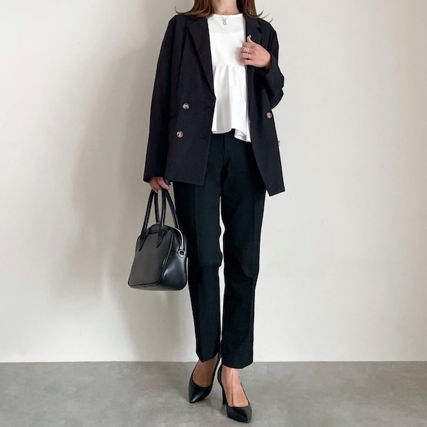 GU　布帛コンビネーションT　コーデ　スーツ　オフィス