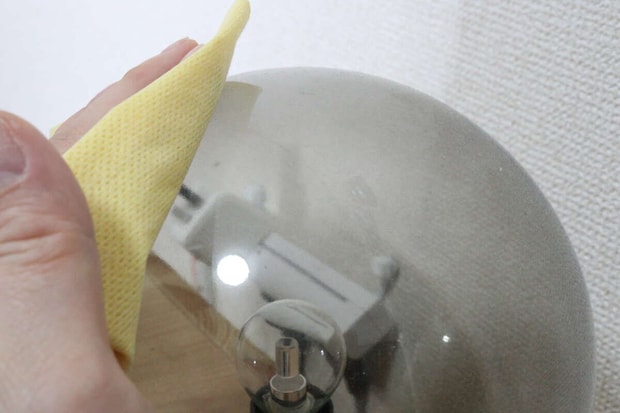 ダイソー　化学ぞうきん からっぷきん　使用例　照明