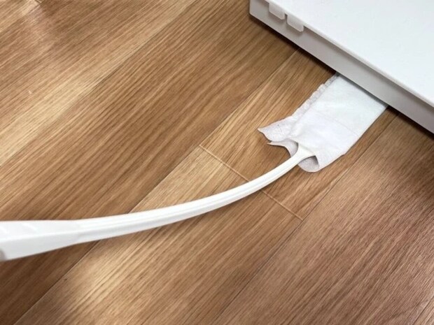 ダイソーの隙間らくらくハンディワイパー