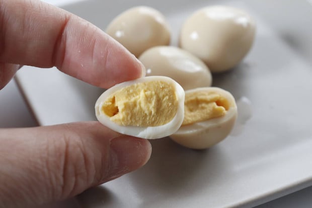 うずらのたまご うま塩だれ味　色