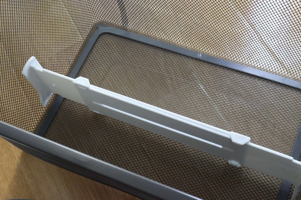 ダイソーの伸縮式引出し整理整頓仕切板をセットする