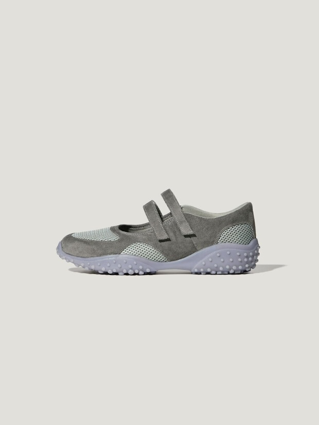 GUのダブルストラップバレエスニーカーby rokh