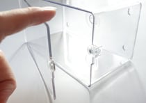 100円でいいの！？他店ならもっとしそう！マグネットでピタッと閉まる究極のケース