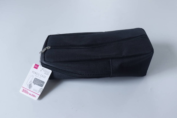 ペンケース（スタンド、モノトーン）　パッケージ