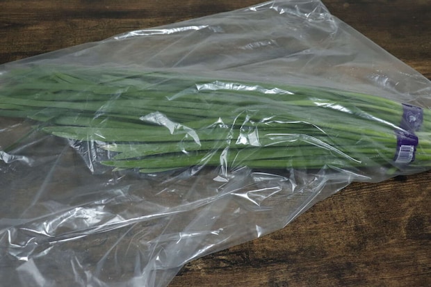 ダイソーのホタテの貝殻を練り込んだ鮮度保持袋の使用例