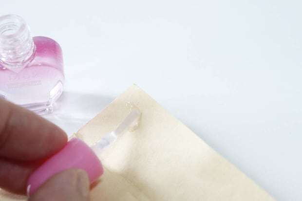 セリアのハケで塗る水のりの使用例