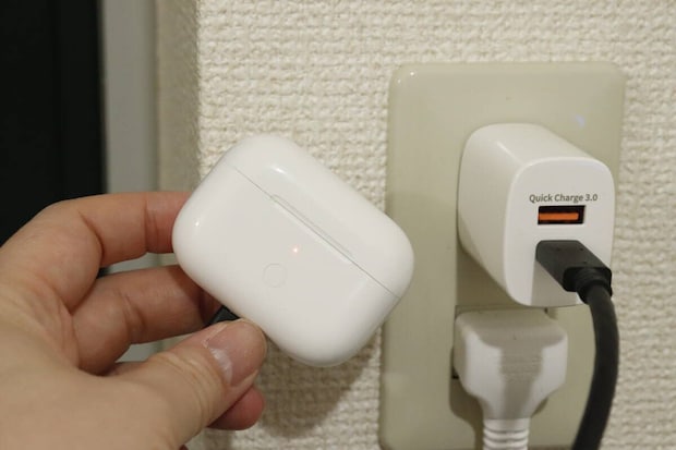 ダイソーの超速USB充電器 PD+Quick Charge 2ポート 20Wの使用例