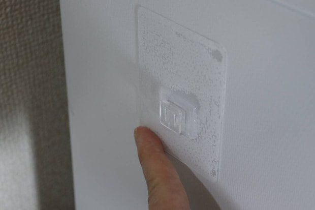 キッチンポリ袋収納ホルダー　粘着シート貼り付け