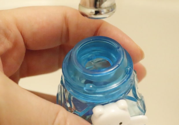 100均で見つけた珍グッズ「水を流すたびフフッ…ってなる」「ノリが良すぎて困惑」