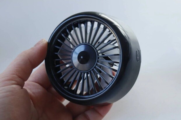 ダイソー　USB式グラデーションライト付車載扇風機