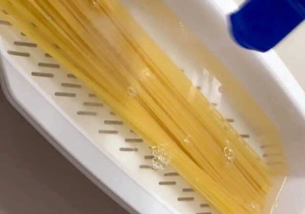 ダイソー　お皿にもなる電子レンジでパスタメーカー　使用例