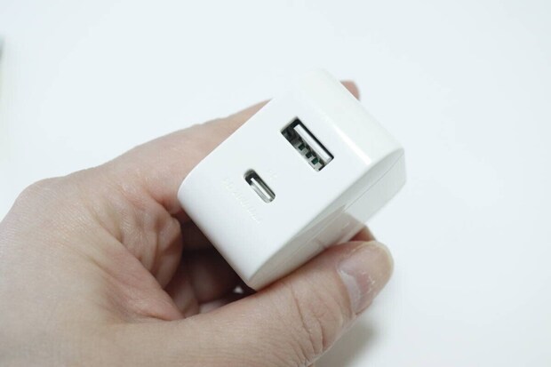USB充電器（POWER DELIVERY20W、TYPE-A＋TYPE-C、ホワイト）　USBポート