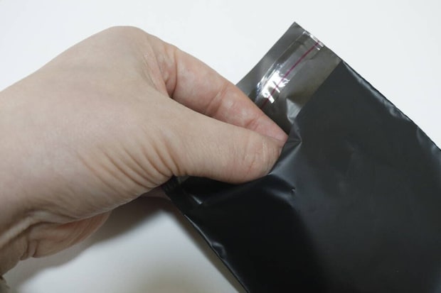 糊付き消臭サニタリーバッグ　使用例