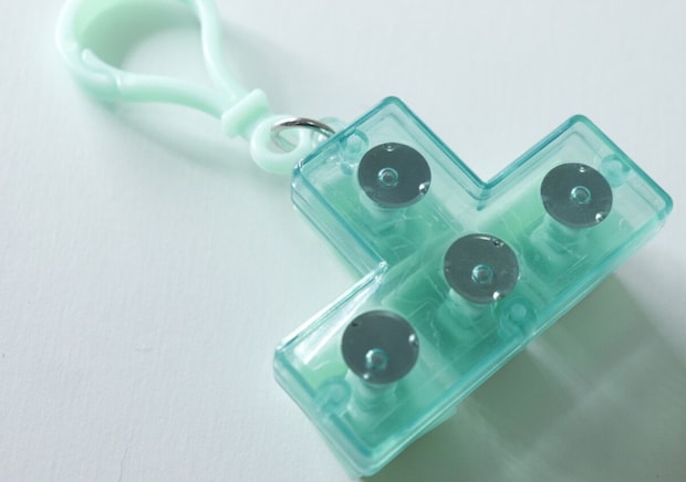 これな～んだ？音好きな人に見つかったらマズイ！カチッと押せる人気の100均キーホルダー