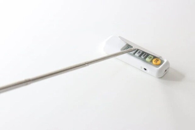 ダイソー　火吹き棒（本体）　火吹き棒用アタッチメント（熊手）　使用例