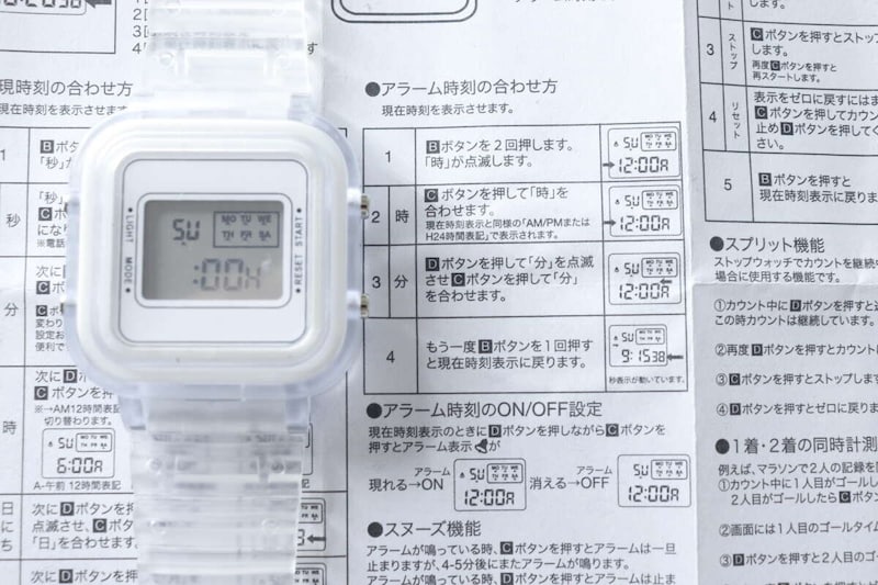 ダイソーの透明バンドデジタル腕時計（WH）のアラームの設定方法