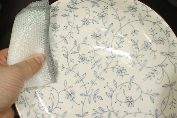ダイソーのハード メッシュクロス 食器洗い用の使用例