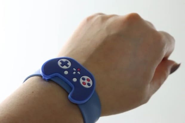 ダイソー 虫よけパッチンバンド(ゲーム機) 使用例 ダイソー 虫よけパッチンバンド(ゲーム機) 使用例