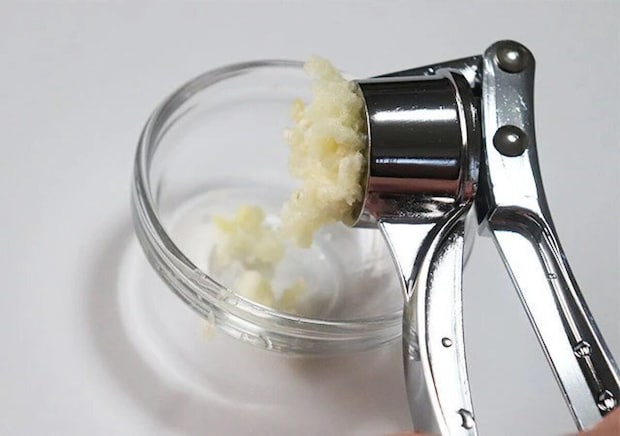 ダイソー ニンニクつぶし 使用例 ダイソー ニンニクつぶし 使用例