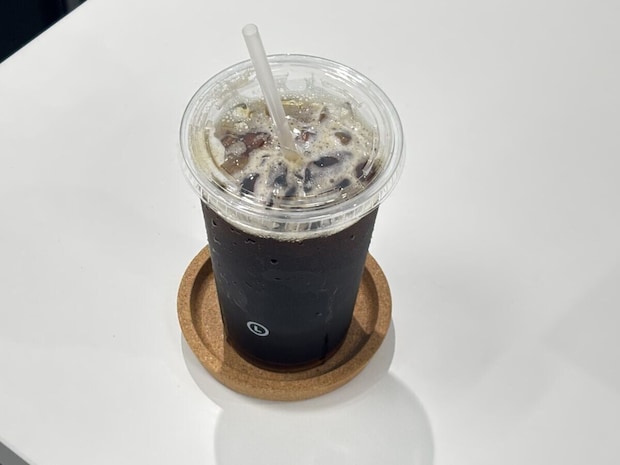 ダイソーの深型コルクコースターはコップやグラスの結露を受け止めやすい