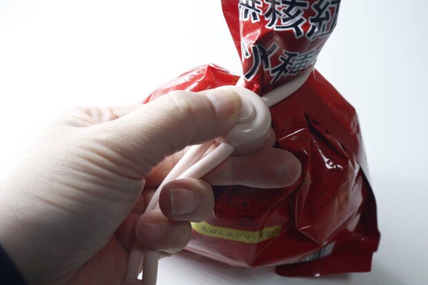 調節できる輪ゴムクリップ（2個）　使用方法