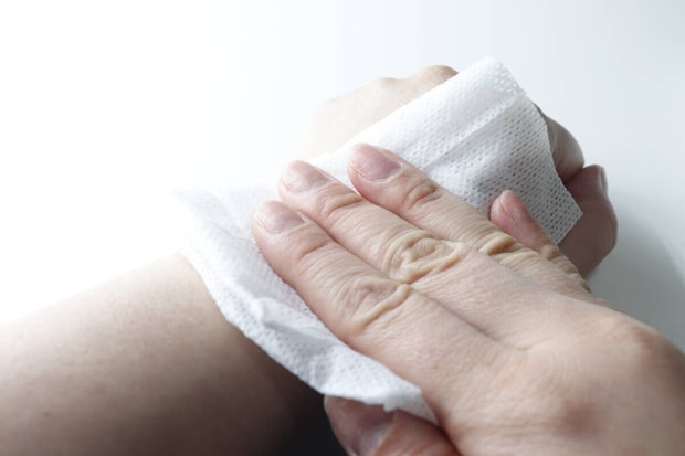 ダイソーの＆.日焼け止め落としシート 20枚の使用例