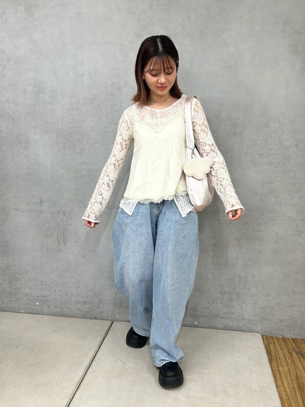 白ビスチェワイドデニムコーデ 2026初夏大人女性おすすめ白ビスチェワイドデニムコーデ