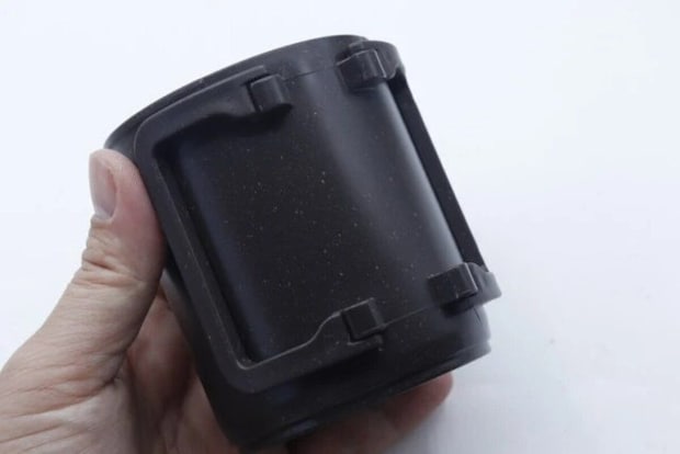 ダイソー　取っ手がたためるアウトドアコップ（AGAX、300mL）　折りたたみ