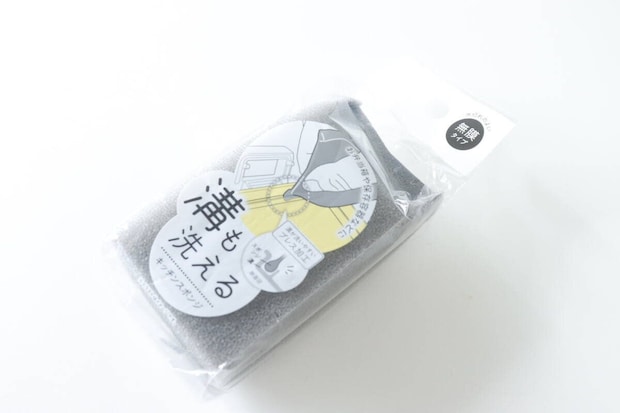 セリアの溝も洗えるキッチンスポンジのパッケージ