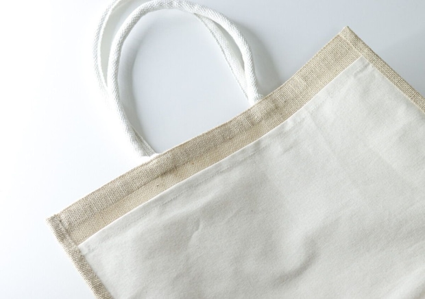 500円って本気で凄い！「もはや無印超えたかも…！」即売り切れそうな100均の高見えバッグ