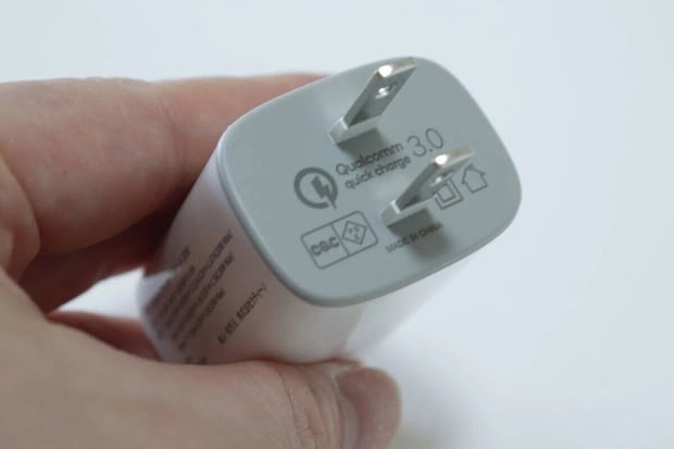 ダイソー 超速USB充電器 PD+Quick Charge 2ポート 20W ダイソー 超速USB充電器 PD+Quick Charge 2ポート 20W