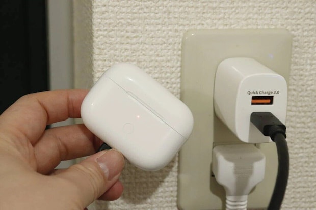 ダイソー 超速USB充電器 PD+Quick Charge 2ポート 20W 使用例 ダイソー 超速USB充電器 PD+Quick Charge 2ポート 20W 使用例